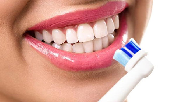 آیا مسواک زدن برای سالم نگه داشتن دندان فایده دارد